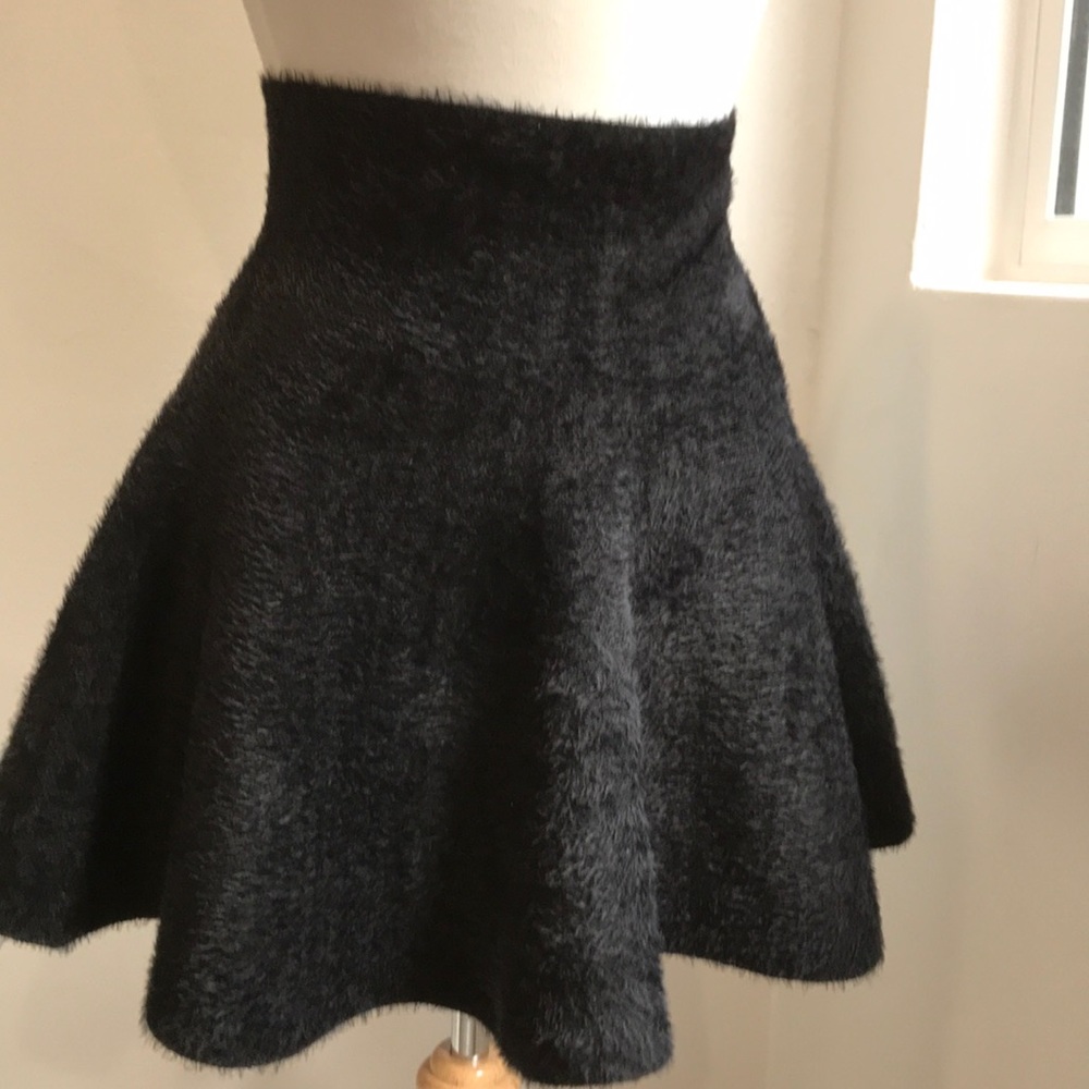 90’s style Black High Waisted Skirt
